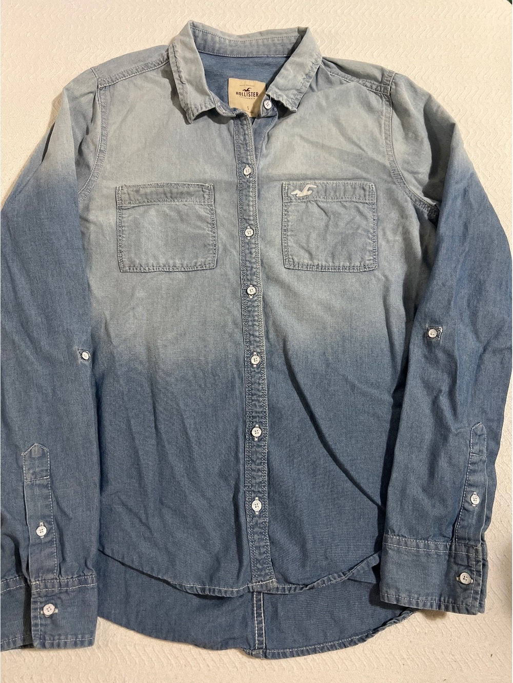 Hollister women's Ombre Denim Button-Up Shirt Size S